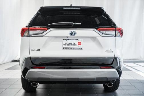 2022 Toyota RAV4 Hybrid SE