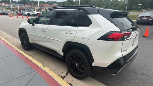 2022 Toyota RAV4 Hybrid SE