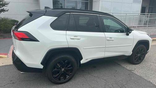 2022 Toyota RAV4 Hybrid SE