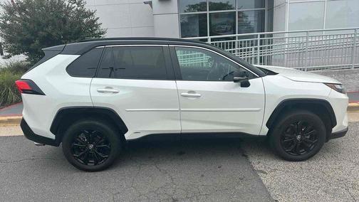 2022 Toyota RAV4 Hybrid SE