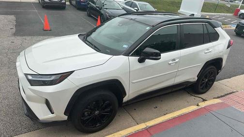 2022 Toyota RAV4 Hybrid SE