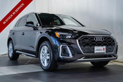 Mythos Black Metallic 2023 Audi Q5 45 S line Premium