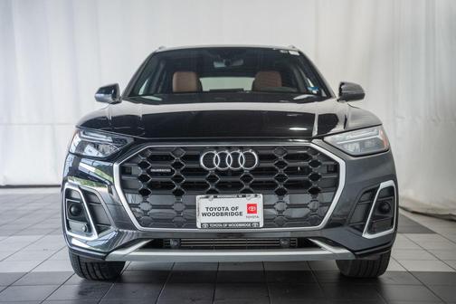 Mythos Black Metallic 2023 Audi Q5 45 S line Premium