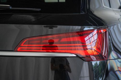 Mythos Black Metallic 2023 Audi Q5 45 S line Premium