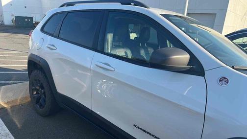 Bright White Clearcoat 2015 Jeep Cherokee Trailhawk