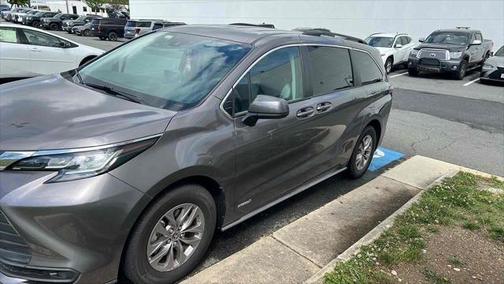 2021 Toyota Sienna LE