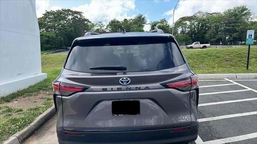 2021 Toyota Sienna LE