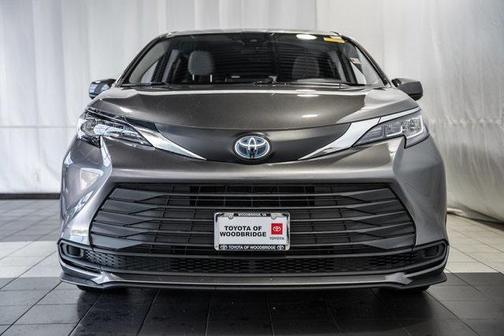 2021 Toyota Sienna LE