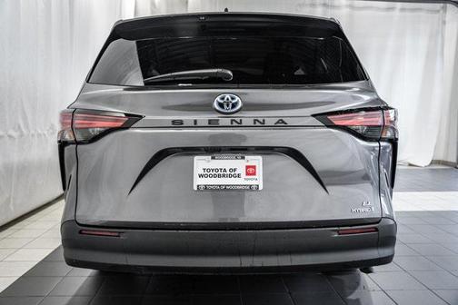 2021 Toyota Sienna LE