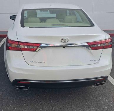 2016 Toyota Avalon XLE