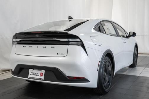 2026 Toyota Prius Plug-In Hybrid SE