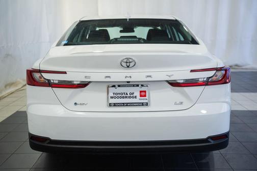 Ice 2025 Toyota Camry LE