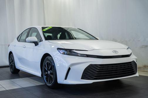 Ice 2025 Toyota Camry LE