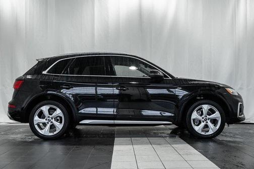 2022 Audi Q5 45 S line Premium Plus