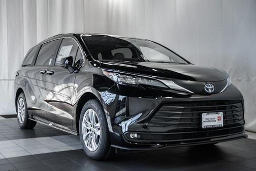 2025 Toyota Sienna XLE 7 Passenger