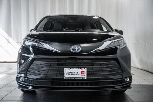 2025 Toyota Sienna XLE 7 Passenger