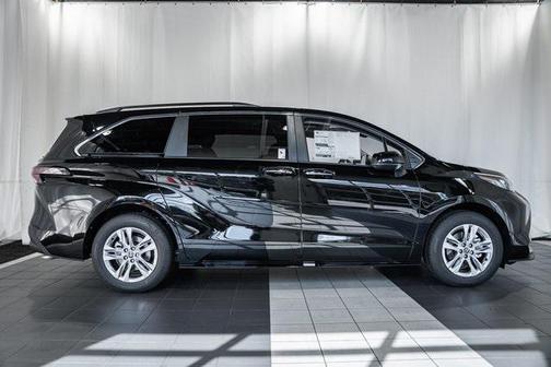 2025 Toyota Sienna XLE 7 Passenger