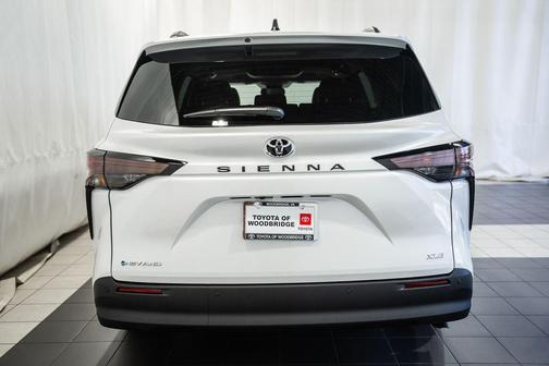Wind Chill Prl 2026 Toyota Sienna XLE