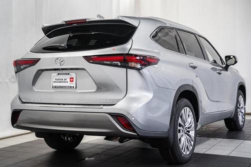 2025 Toyota Highlander Platinum