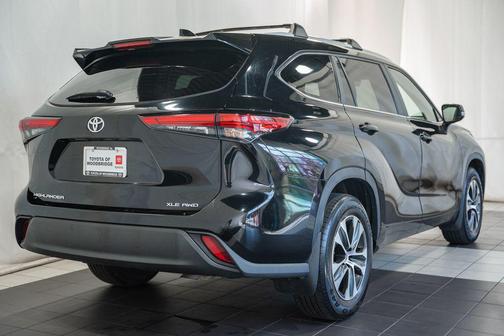 Midnight Black Metallic 2023 Toyota Highlander XLE