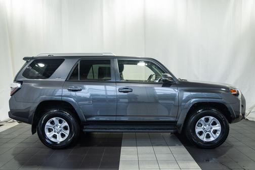 Magnetic Gray Metallic 2018 Toyota 4Runner SR5 Premium