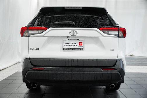2020 Toyota RAV4 LE