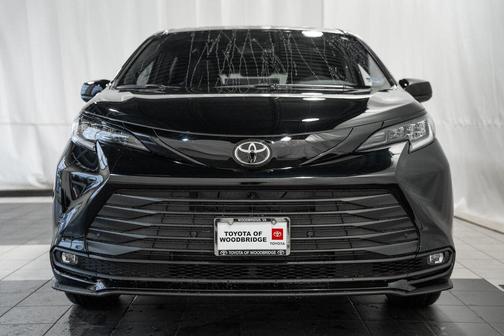 2026 Toyota Sienna Woodland Edition