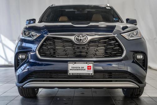 2026 Toyota Highlander Hybrid Platinum