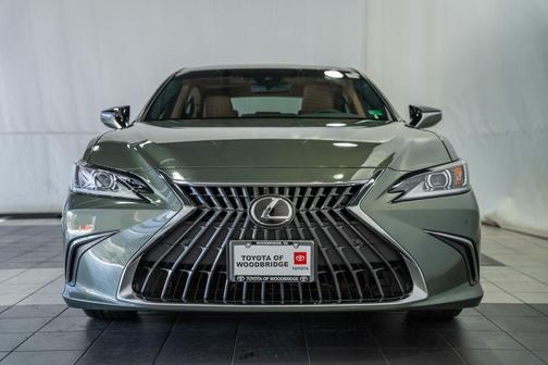 2025 Lexus ES 300h Base