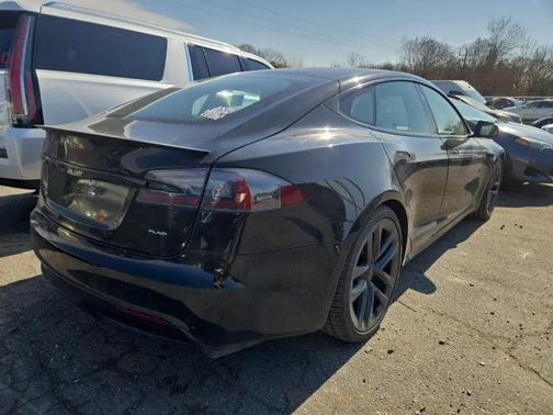 2022 Tesla Model S Plaid