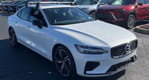 2022 Volvo S60 Recharge Plug-In Hybrid T8 R-Design Expression