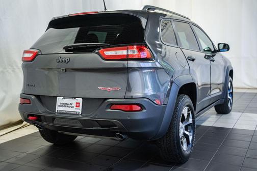 Granite Crystal Metallic Clearcoat 2018 Jeep Cherokee Trailhawk