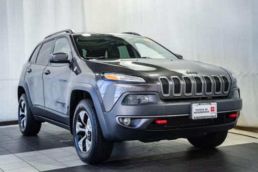 Granite Crystal Metallic Clearcoat 2018 Jeep Cherokee Trailhawk