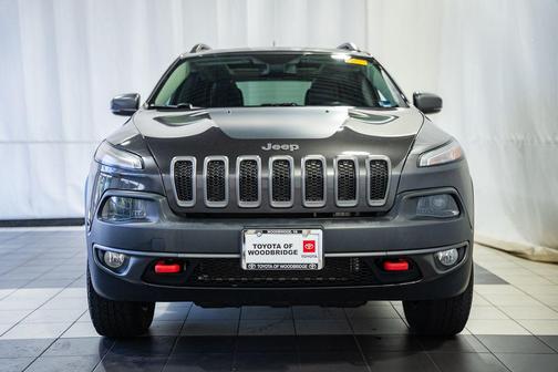 Granite Crystal Metallic Clearcoat 2018 Jeep Cherokee Trailhawk