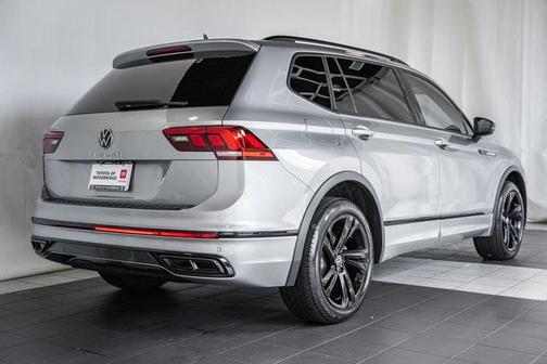 2023 Volkswagen Tiguan 2.0T SE R-Line Black