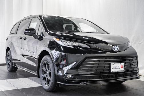 2025 Toyota Sienna Woodland Edition