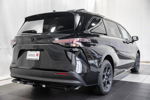 2025 Toyota Sienna Woodland Edition