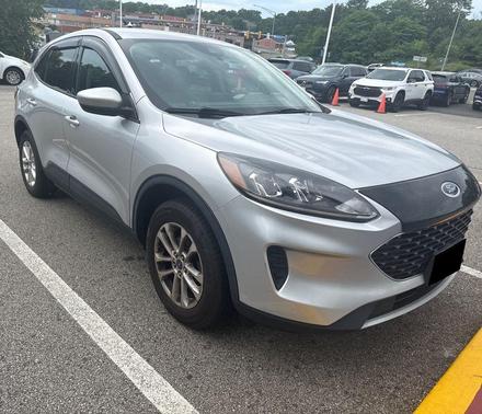 Ingot Silver Metallic 2020 Ford Escape SE