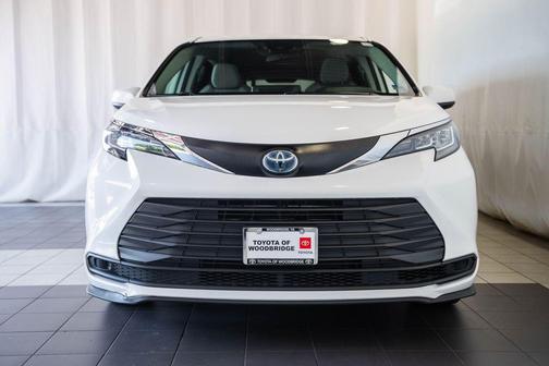 Ice 2023 Toyota Sienna LE