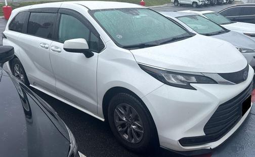 Ice 2023 Toyota Sienna LE