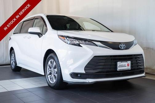 Ice 2023 Toyota Sienna LE