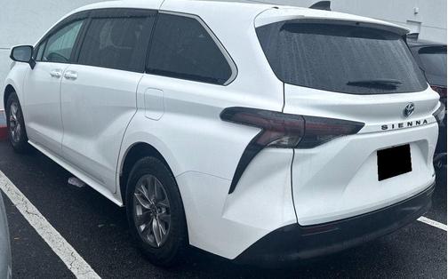 Ice 2023 Toyota Sienna LE