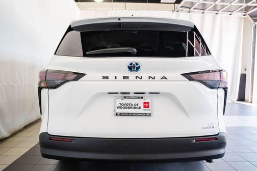 Ice 2023 Toyota Sienna LE