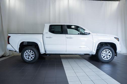 Ice 2026 Toyota Tacoma SR5