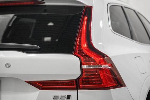 2022 Volvo XC60 B5 Inscription