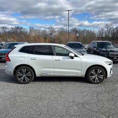 2022 Volvo XC60 B5 Inscription