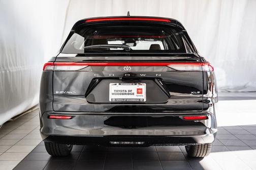 2025 Toyota Crown Signia XLE