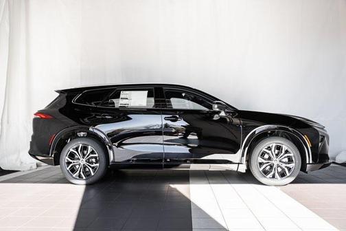 2025 Toyota Crown Signia XLE