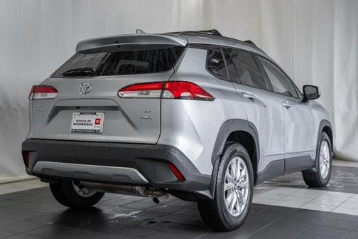 2024 Toyota Corolla Cross LE