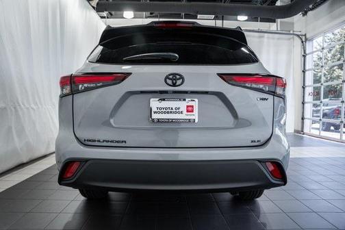 2025 Toyota Highlander Hybrid XLE